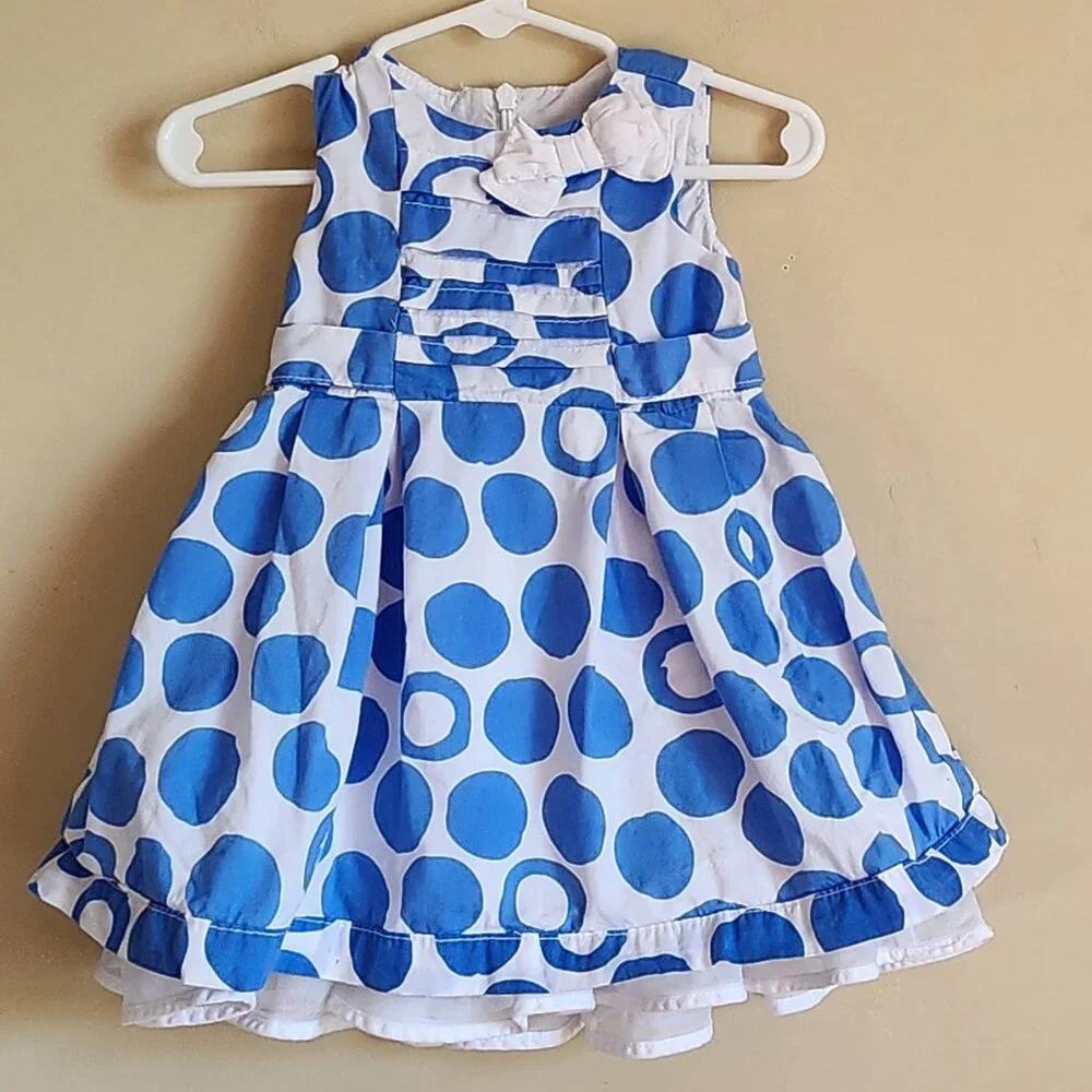 The Children’s Place White w/blue Polka Dots Dress. Size 12 Months